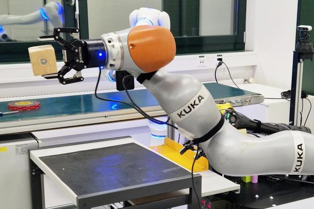 Cross-Configuration Skill Transfer Frameworks for Heterogeneous Robotic Manipulators (EPFL LASA)